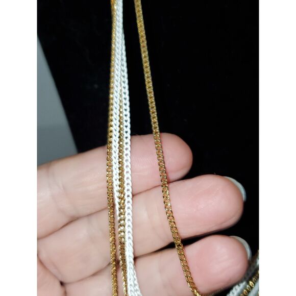 A Vintage Layered Necklace White and Gold Tone Mid Century Vibe Classic Trendy - Picture 3 of 10